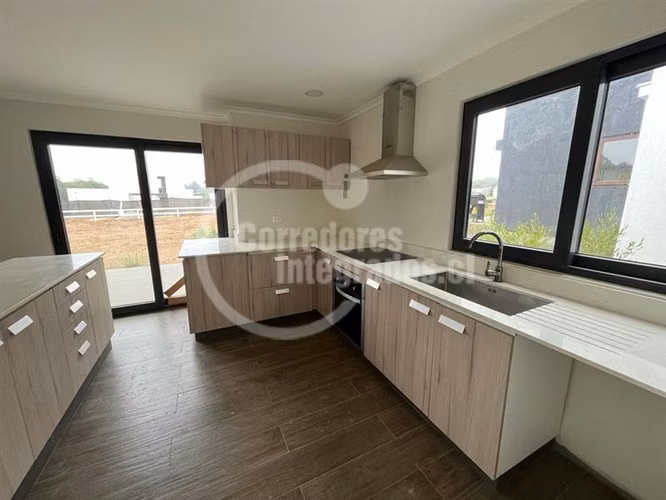 Casa en venta de 3 dorm. en Santo Domingo