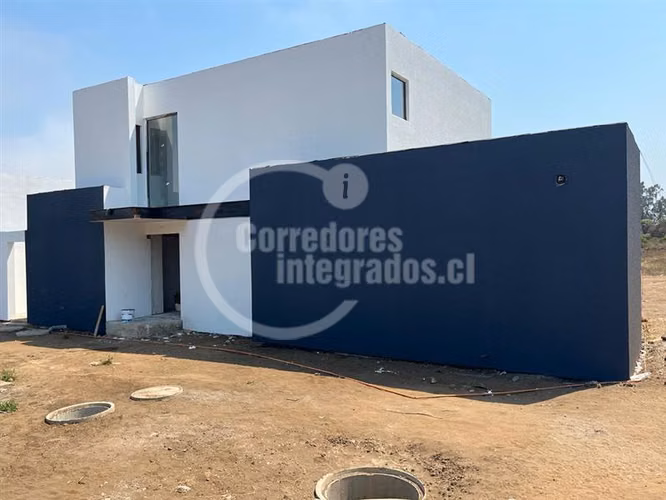 Casa en venta de 3 dorm. en Santo Domingo