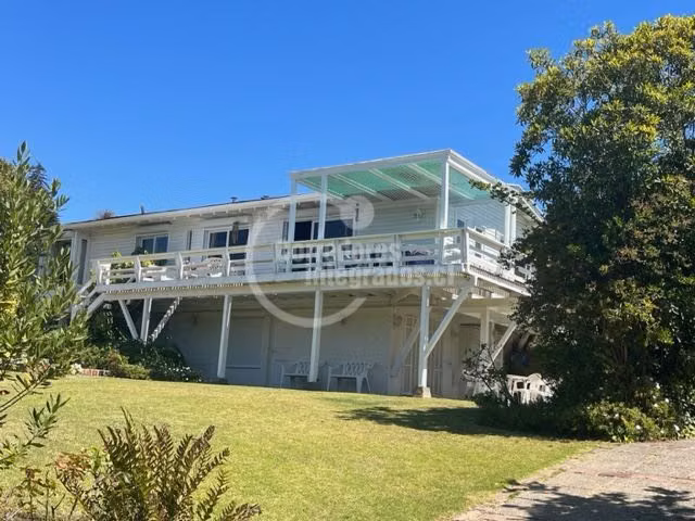 Casa en venta de 6 dorm. en Santo Domingo