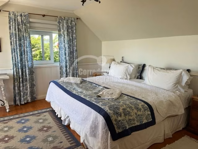 Casa en venta de 9 dorm. en Santo Domingo