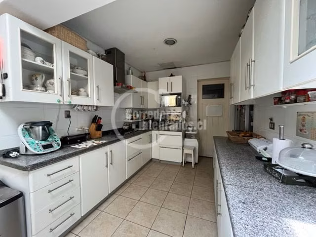 Casa en venta de 9 dorm. en Santo Domingo