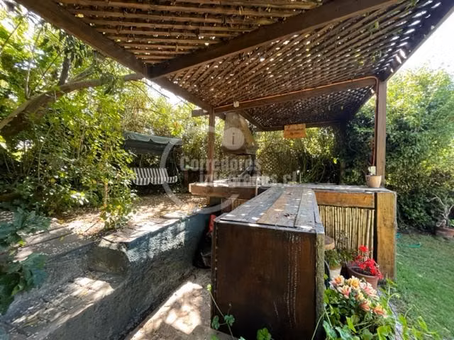 Casa en venta de 9 dorm. en Santo Domingo