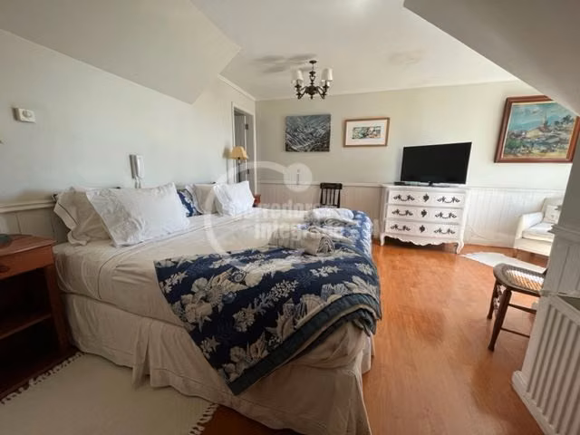 Casa en venta de 9 dorm. en Santo Domingo