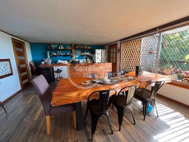 Casa en venta de 9 dorm. en Santo Domingo