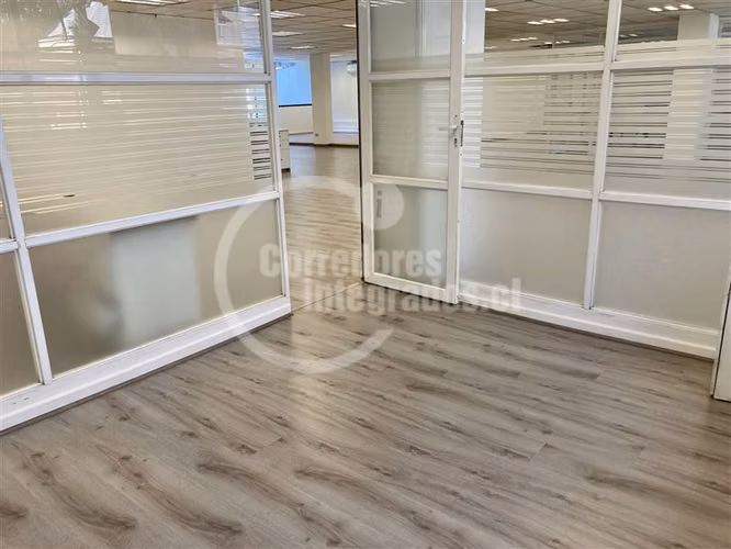 Oficina en arriendo Barrio el Golf 250 m2