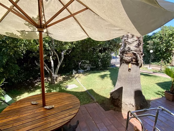 Casa en venta 5 dorm. en Ñuñoa, precioso jardín, remodelada