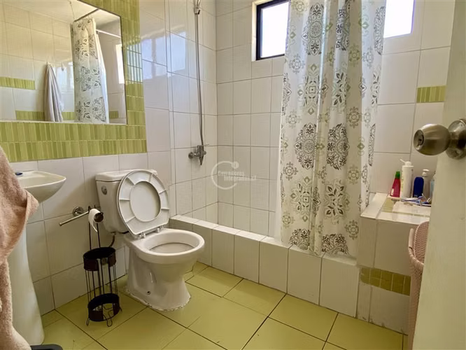 Casa en venta 5 dorm. en Ñuñoa, precioso jardín, remodelada