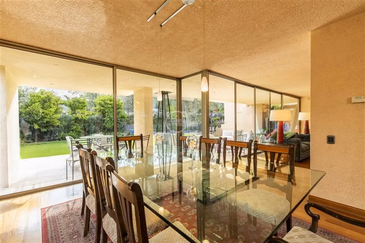Casa en venta de 6 dorm. en Santuario del Valle Lo Barnechea