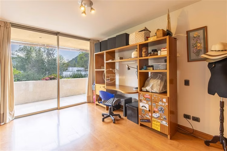 Casa en venta de 6 dorm. en Santuario del Valle Lo Barnechea