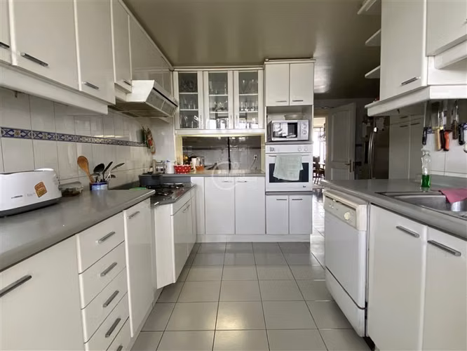 Departamento en venta de 4 dorm. en Vitacura Espectacular