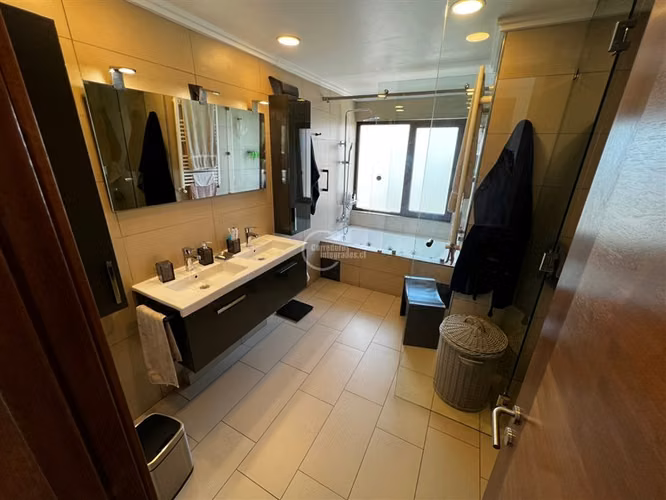 Casa en venta de 5 dorm. en Las Brisas de Chicureo Colina