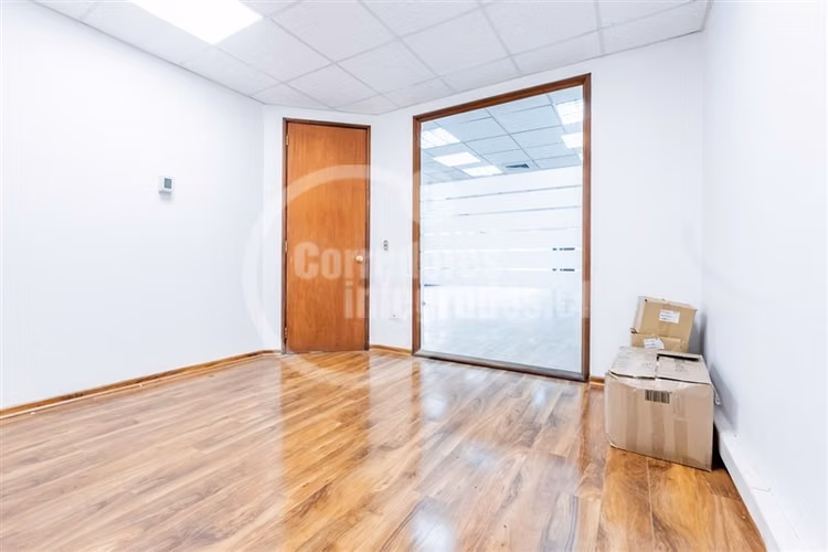 Oficina en venta en Huechuraba C.Empresarial 291m2 6 Estac