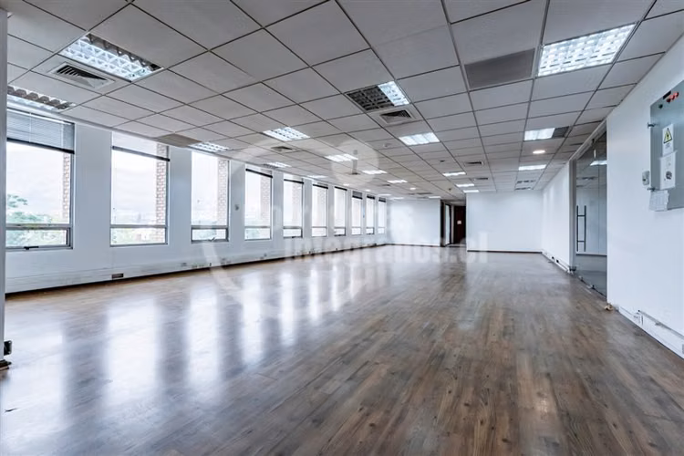 Oficina en venta en Huechuraba C.Empresarial 291m2 6 Estac