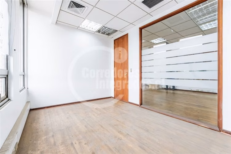 Oficina en venta en Huechuraba C.Empresarial 291m2 6 Estac