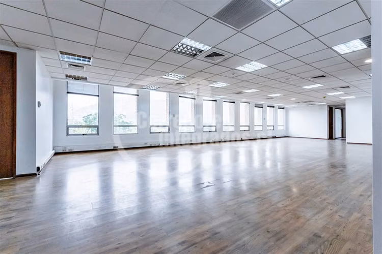 Oficina en venta en Huechuraba C.Empresarial 291m2 6 Estac