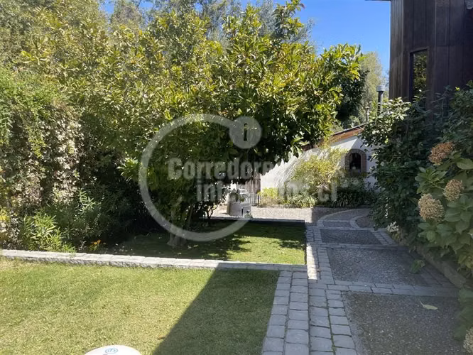 Casa en venta de 4 dorm. Lo Barnechea - Imagen 5