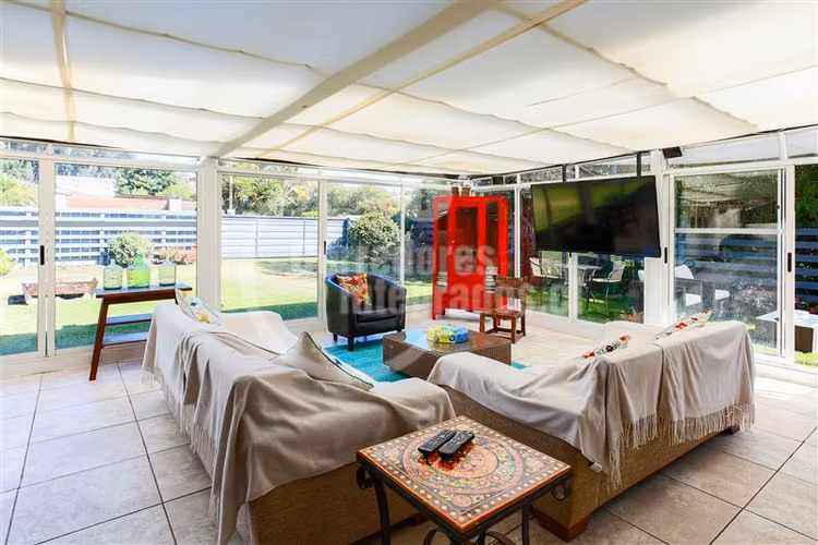 Casa remodelada en sector tradicional de Sto. Domingo