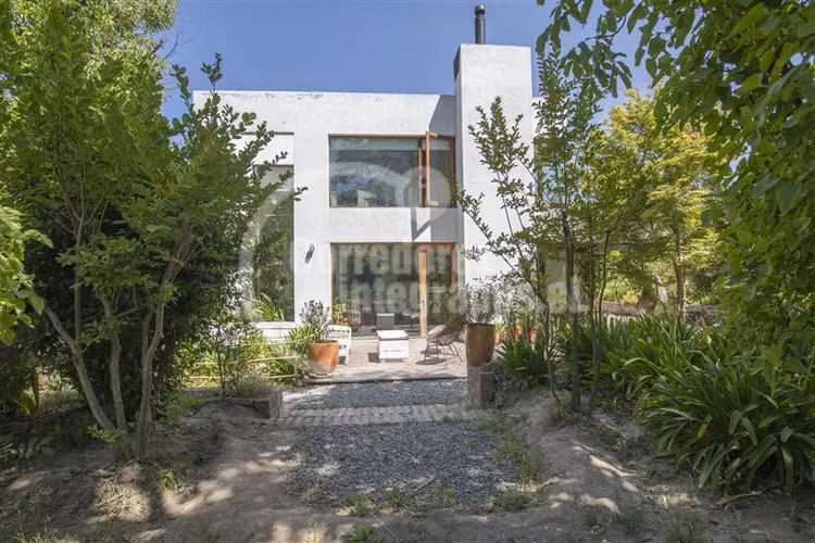 Casa en venta en Pirque Espectacular