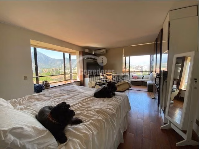 Departamento en Venta Penthouse Duplex 6 dorm. en Vitacura