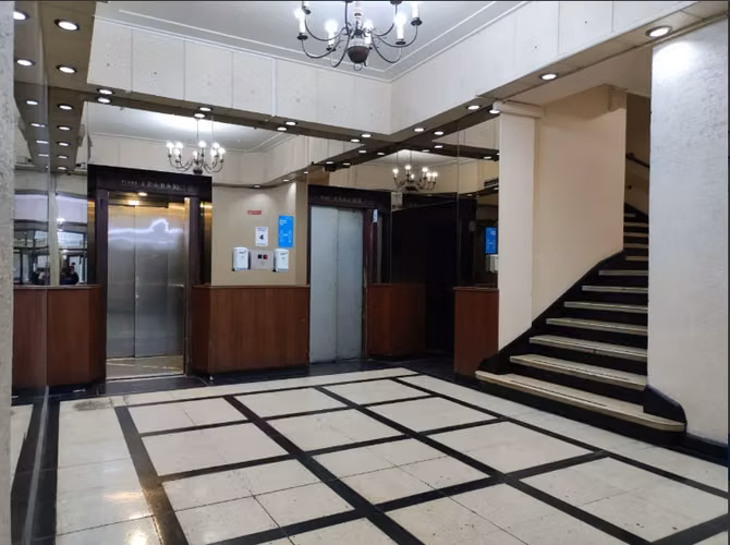 Oficina en venta Santiago recién remodelada amplios espacios