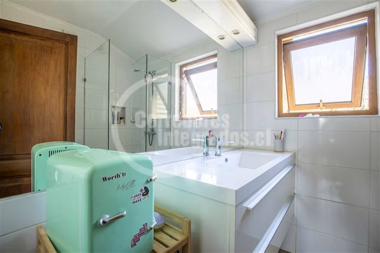 Casa en venta 5 Dormitorios en Barrio El Golf, Las Condes