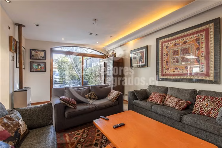 Casa en venta 5 Dormitorios en Barrio El Golf, Las Condes