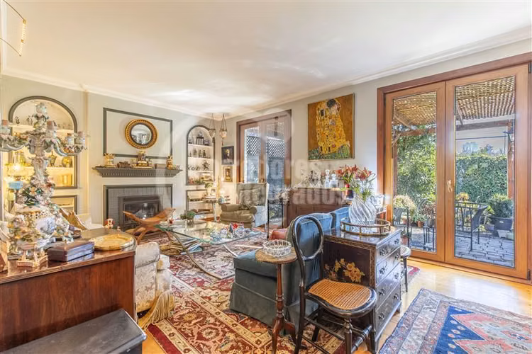 Casa en venta 5 Dormitorios en Barrio El Golf, Las Condes