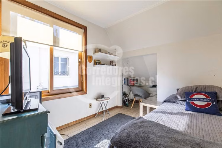 Casa en venta 5 Dormitorios en Barrio El Golf, Las Condes