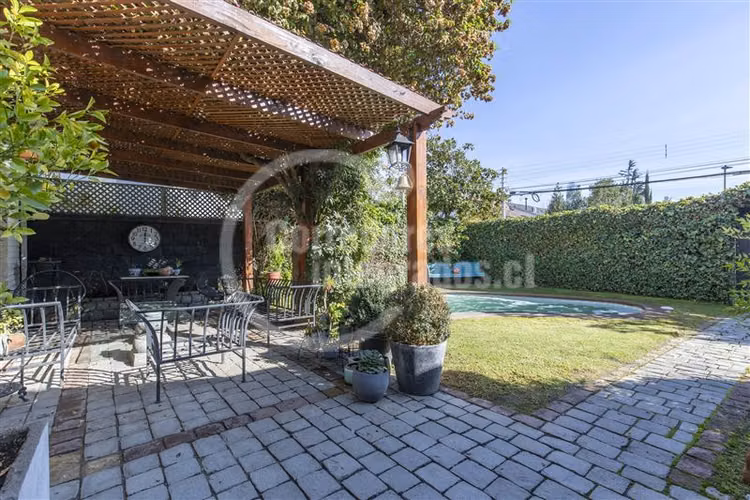 Casa en venta 5 Dormitorios en Barrio El Golf, Las Condes