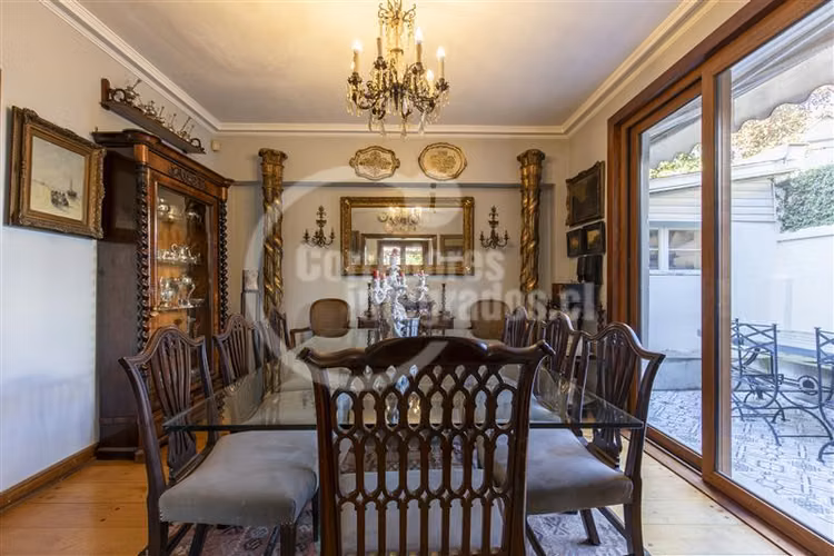 Casa en venta 5 Dormitorios en Barrio El Golf, Las Condes