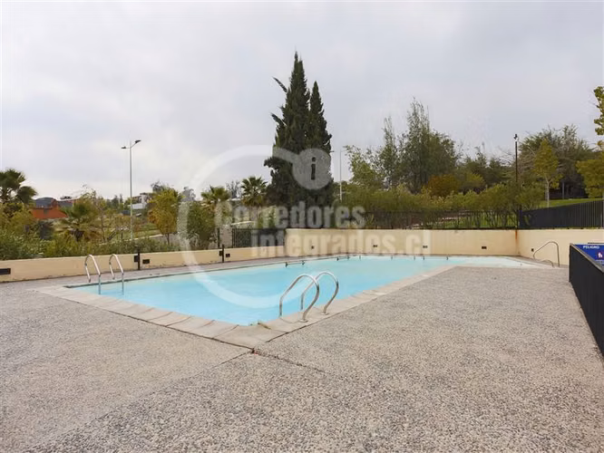 Departamento en venta de 3 dorm mas servicio.en Las Condes