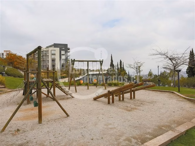 Departamento en venta de 3 dorm mas servicio.en Las Condes