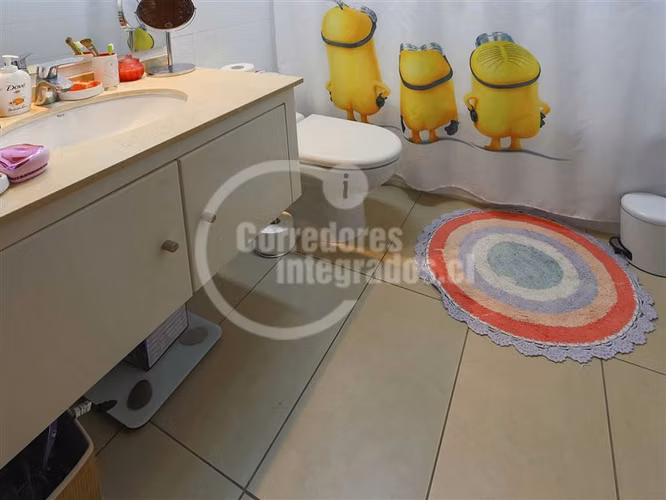 Departamento en venta de 3 dorm mas servicio.en Las Condes