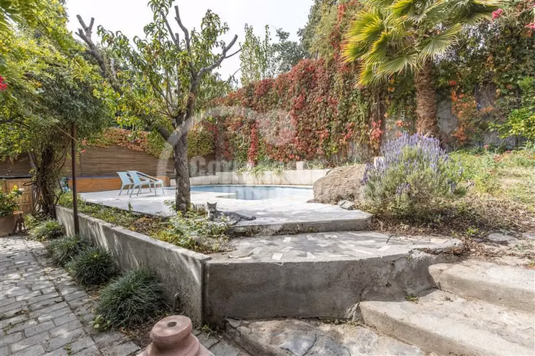 Casa en Venta de 5 dormitorios en condominio La Reina