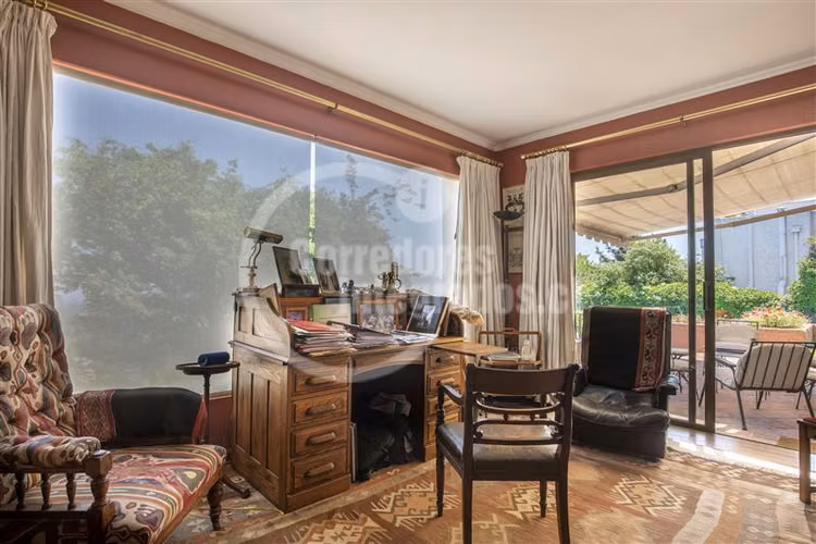Casa en venta de 6 dorm. en Las Condes