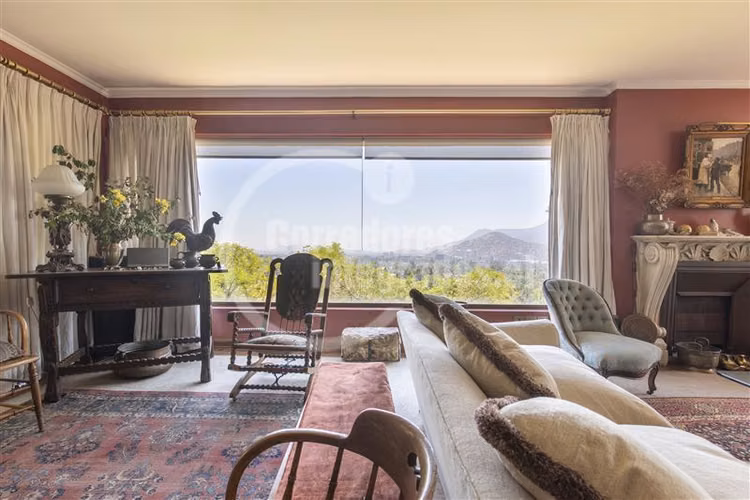 Casa en venta de 6 dorm. en Las Condes