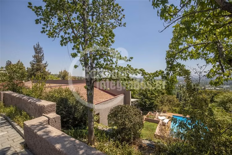 Casa en venta de 6 dorm. en Las Condes