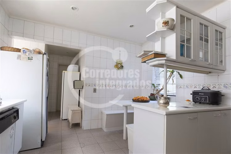 Casa en venta de 6 dorm. en Las Condes