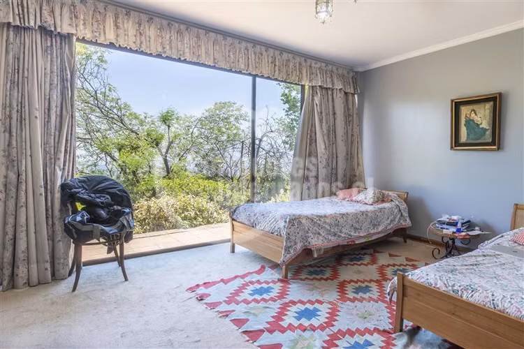Casa en venta de 6 dorm. en Las Condes