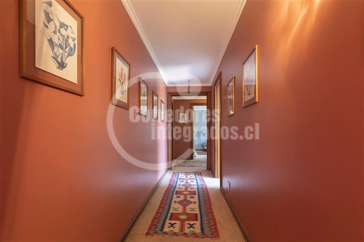 Casa en venta de 6 dorm. en Las Condes