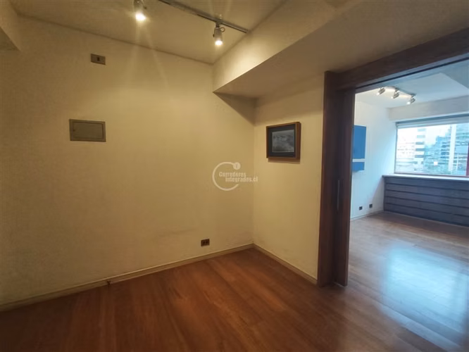 Oficina en arriendo edificio Terracota Drugstore