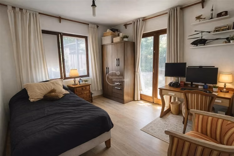 Casa en venta de 5 dorm. 417 M de terreno La Reina
