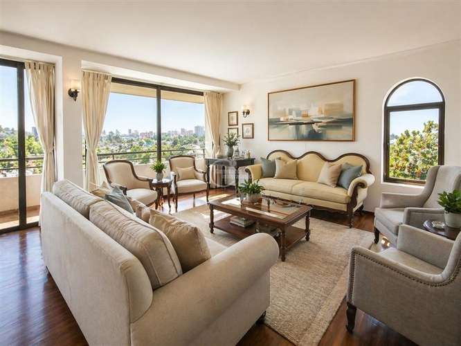 Departamento en venta de 4 dorm. en Raúl Labbé Lo Barnechea