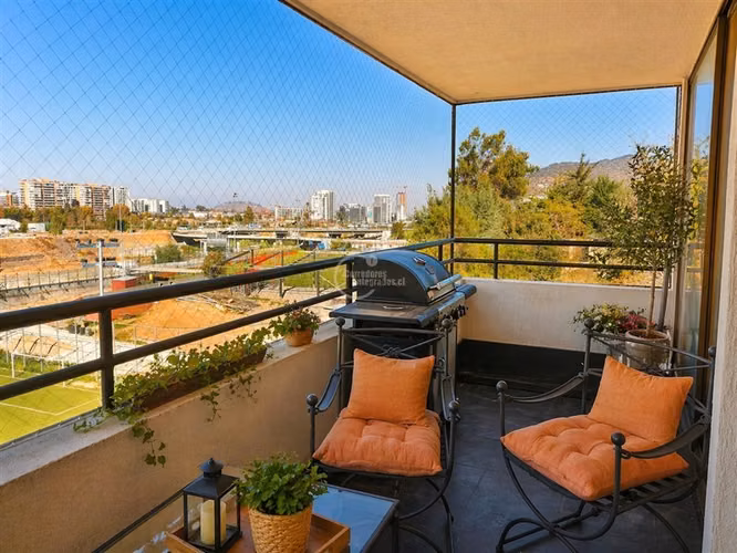 Departamento en venta de 4 dorm. en Raúl Labbé Lo Barnechea