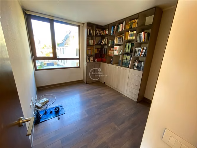 Departamento en venta de 4 dorm. en Las Condes