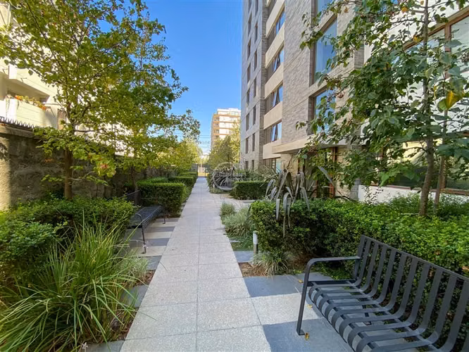 Departamento en venta de 4 dorm. en Las Condes