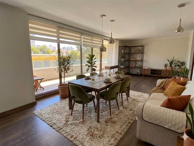 Departamento en venta de 4 dorm. en Las Condes