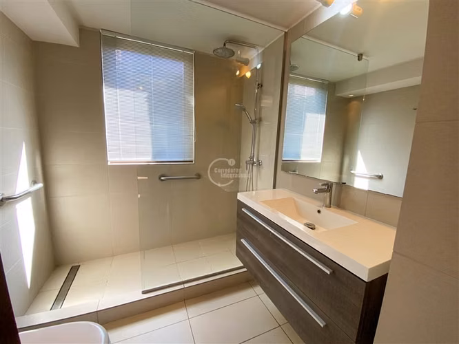 Departamento en venta de 4 dorm. en Las Condes