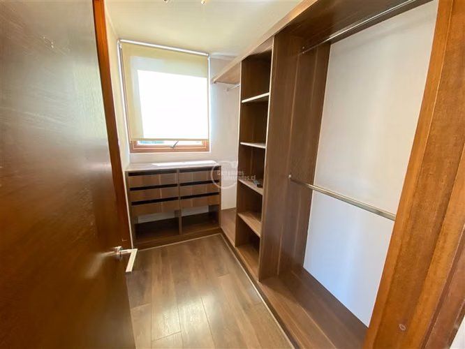 Departamento en venta de 4 dorm. en Las Condes