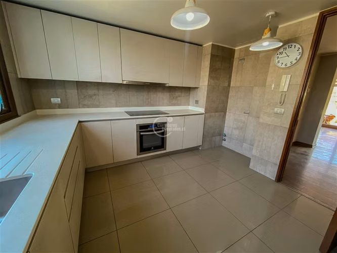 Departamento en venta de 4 dorm. en Las Condes
